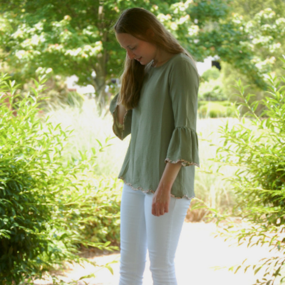 Spring / Summer/ Easter Top Wave Detailed Top Hailey & Co - Picture 6 of 6